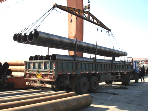 螺旋<a href=http://www.xajjlby.com target=_blank class=infotextkey>焊接鋼管</a>裝貨圖