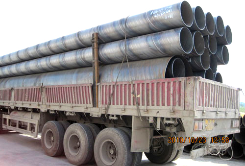 630<a href=http://www.xajjlby.com target=_blank class=infotextkey>螺旋焊接鋼管</a>裝車
